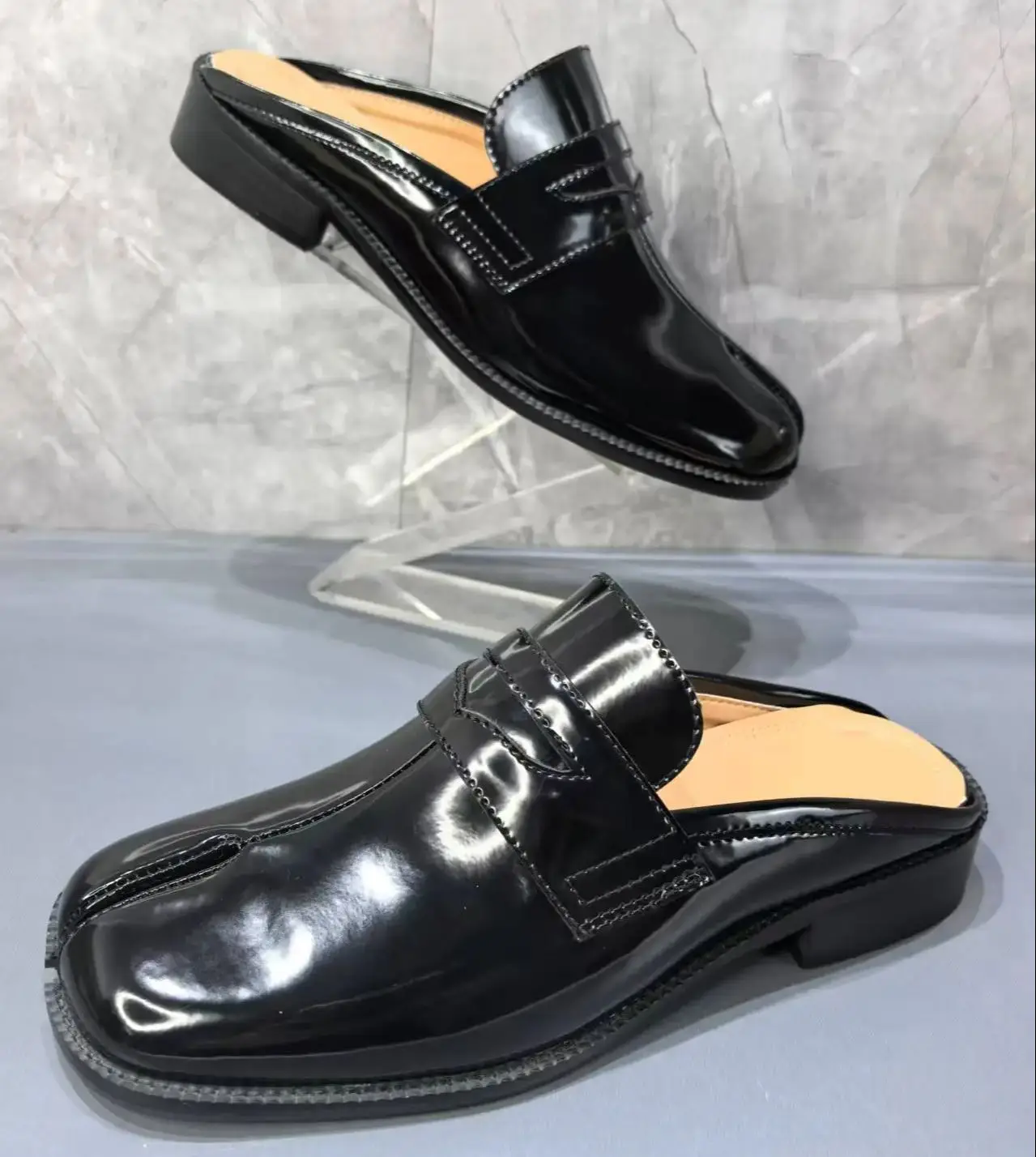 스플릿 토 타비 남성 슬리퍼 블랙 에나멜 가죽 샌들 남 - Men Shoes Brand 리뷰 및 가격